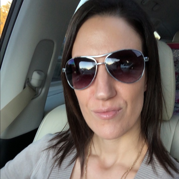 Meet your Posher, Marcia - Picture 1 of 1